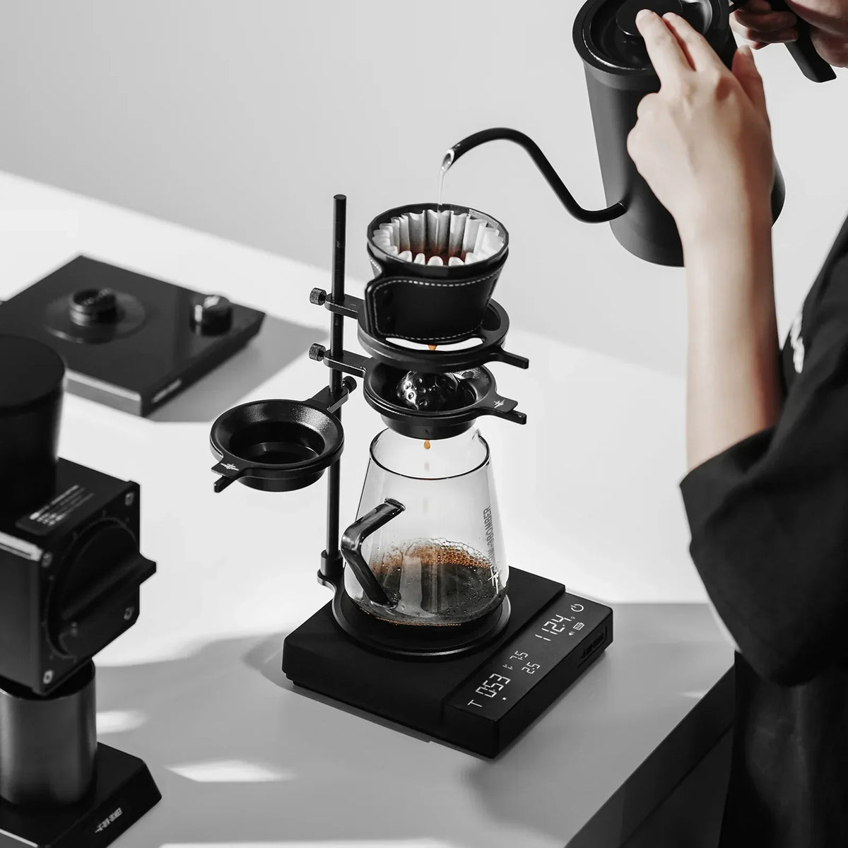 MHW-3BOMBER Cube Coffee Scale 3.0 Pro Max Main Concept Avenue